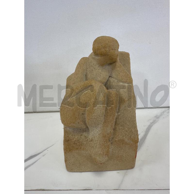 SCULTURA IN PIETRA DONNA SEDUTA H 12, 5 CM | Mercatino dell'Usato Campobasso 1