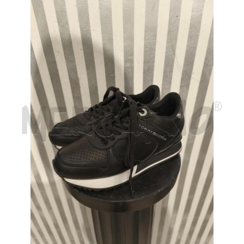 SNEAKERS DONNA TOMMY HILFIGER NERE | Mercatino dell'Usato Campobasso 1