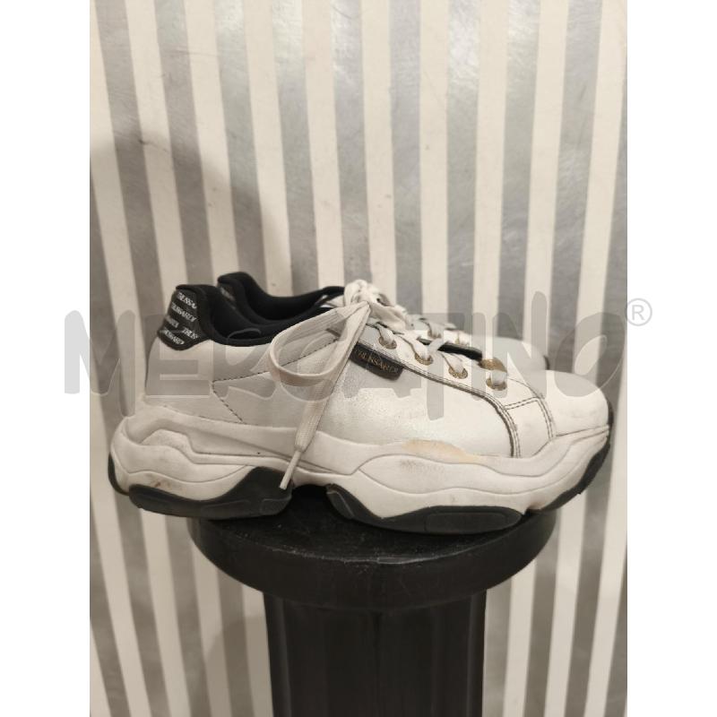 SNEAKERS DONNA TRUSSARDI BIANCHE E NERE | Mercatino dell'Usato Campobasso 2