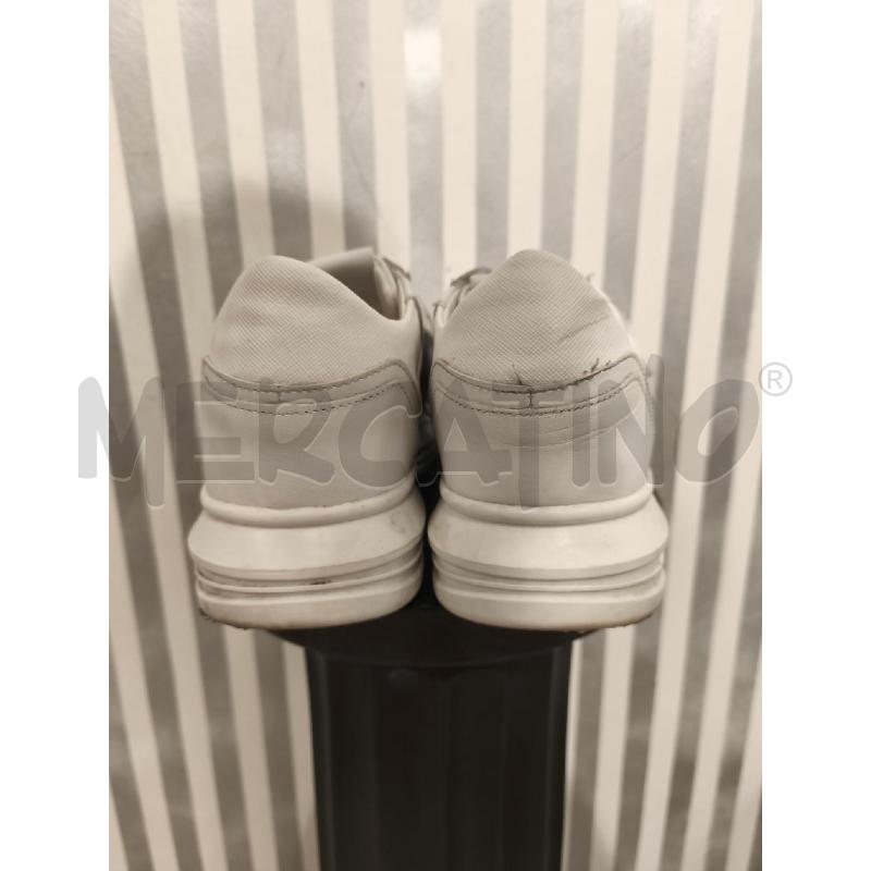 SNEAKERS UOMO GUESS BIANCHE FASCIA NERA | Mercatino dell'Usato Campobasso 3
