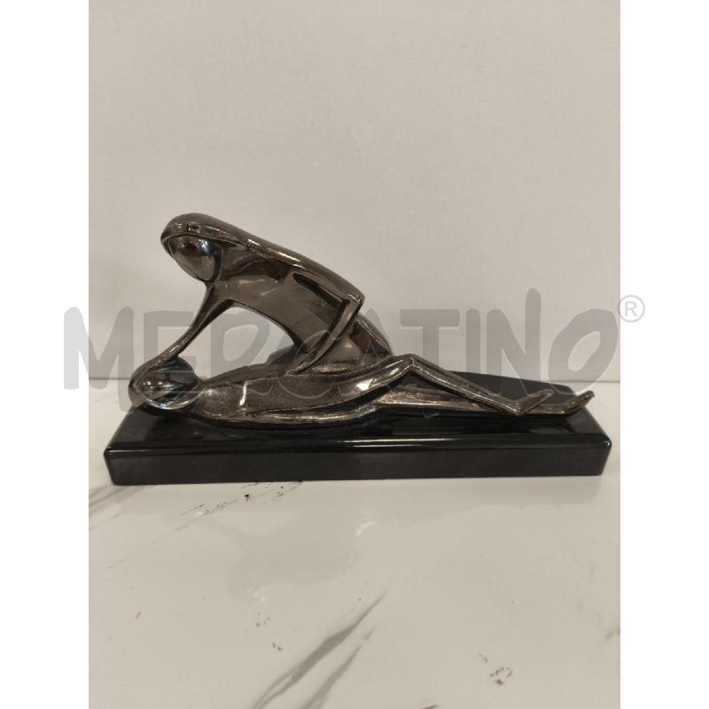 STATUA STILIZZATA METALLO  BASE NERA | Mercatino dell'Usato Campobasso 1