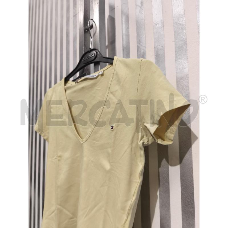 T SHIRT DONNA TOMMY HILFIGER GIALLA SCOLLO V | Mercatino dell'Usato Campobasso 4