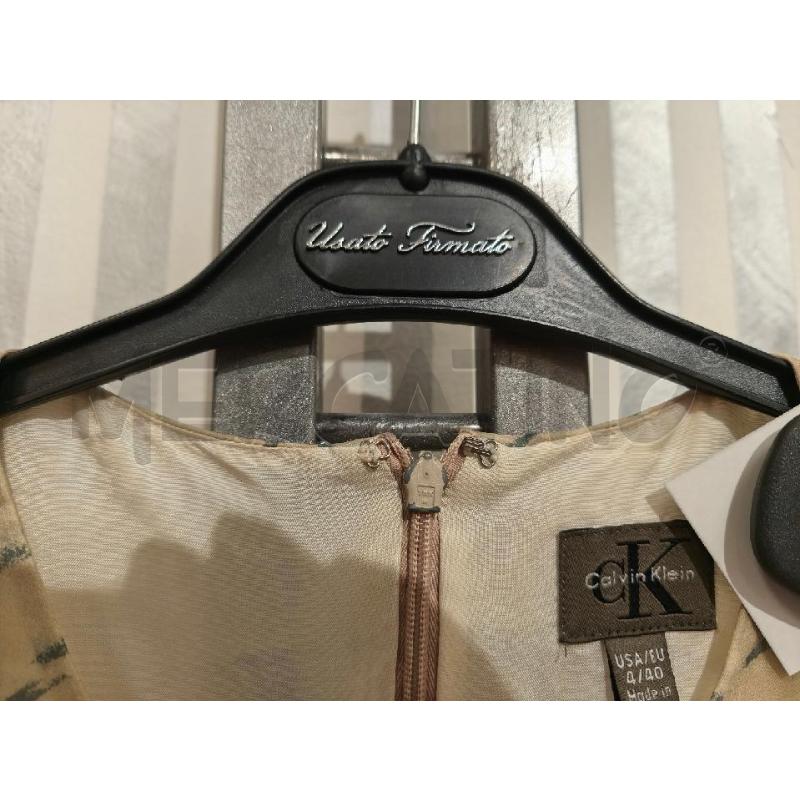VESTITO DONNA CALVIN KLEIN 100 SETA BEIGE TRATTI GRIGI | Mercatino dell'Usato Campobasso 3