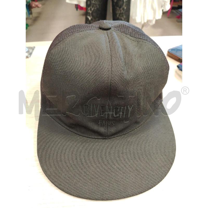BERRETTO GIVENCHY NERO RETRO TRAFORATO | Mercatino dell'Usato San giovanni teatino 1