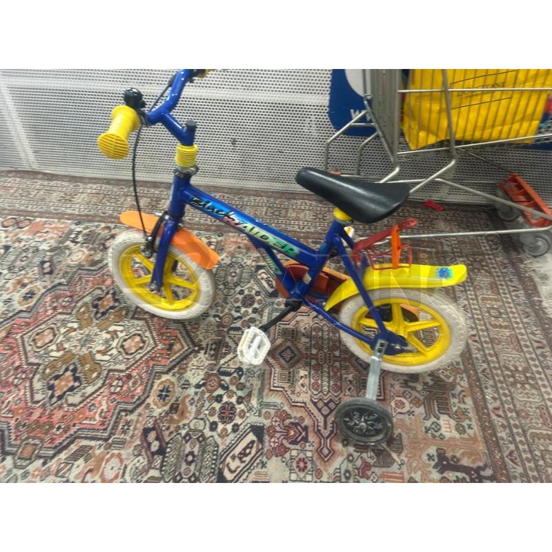 BICICLETTINA BAMBINO BLU E GIALLA CON ROTELLE | Mercatino dell'Usato San giovanni teatino 1