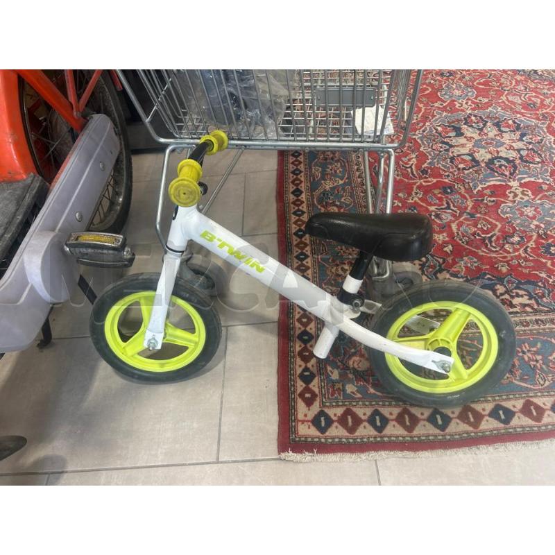 BICICLETTINA BAMBINO SENZA PEDALI BIANCA | Mercatino dell'Usato San giovanni teatino 1