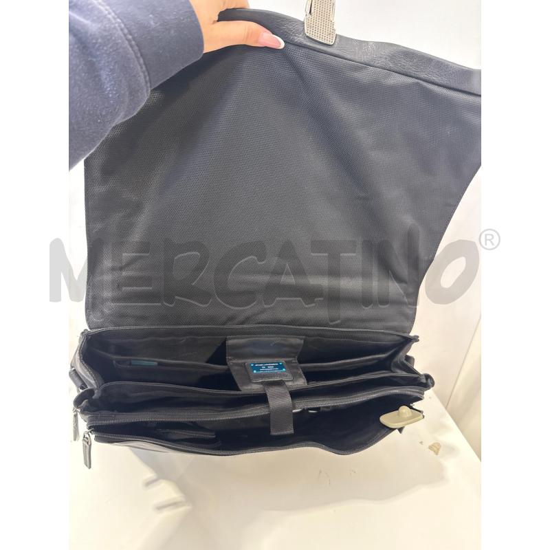 BORSA A MANO PIQUADRO NERA | Mercatino dell'Usato San giovanni teatino 2