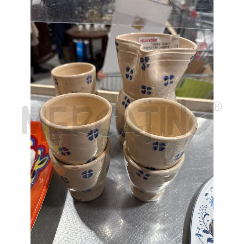 CARAFFA + BICCHIERI BEIGE FIORELLINI AZZURRI | Mercatino dell'Usato San giovanni teatino 1