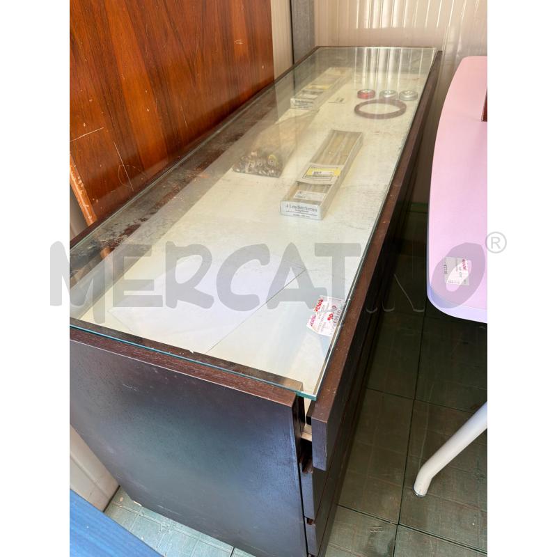 CASSETTIERA CON PIANO VETRINA | Mercatino dell'Usato San giovanni teatino 2
