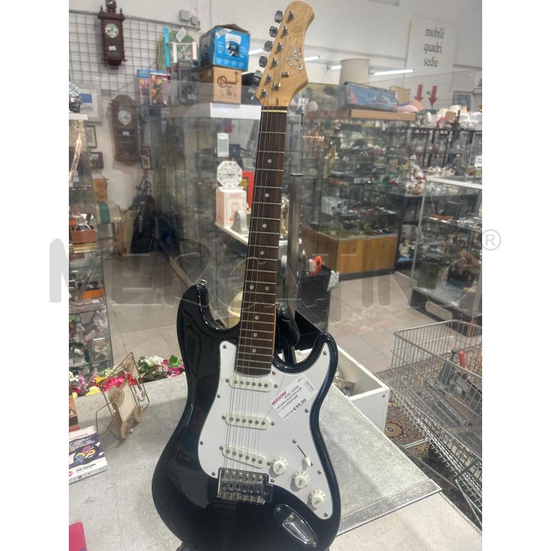 CHITARRA ELETTRICA EKO + ACCORDATORE  | Mercatino dell'Usato San giovanni teatino 1