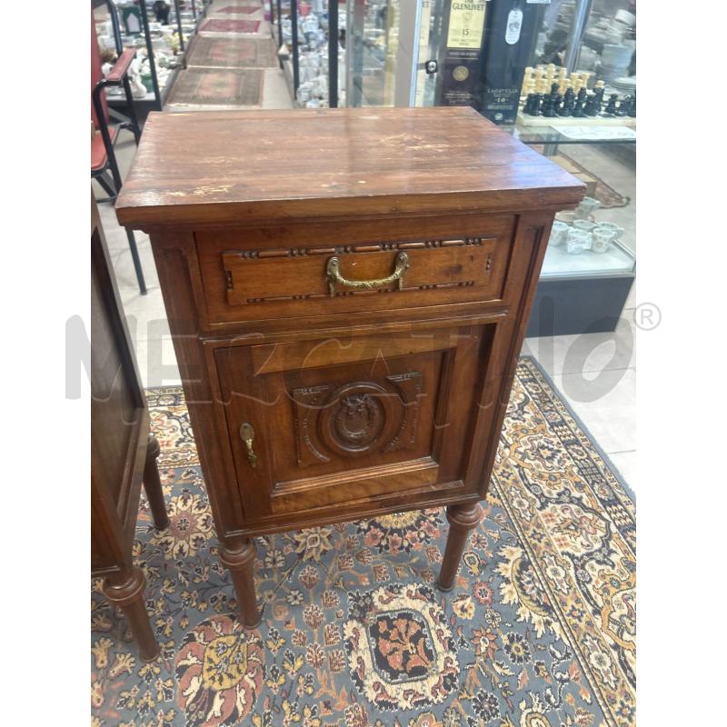 COMODINO LEGNO ANTICO | Mercatino dell'Usato San giovanni teatino 1
