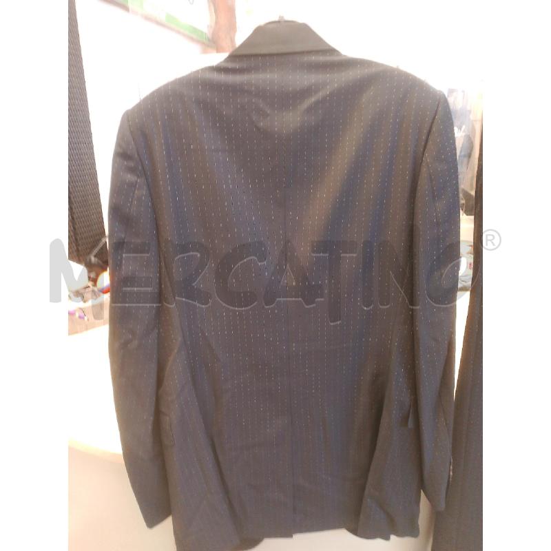 COMPLETO UOMO GIVENCHY BLU PUNTINI BIANCHI | Mercatino dell'Usato San giovanni teatino 3