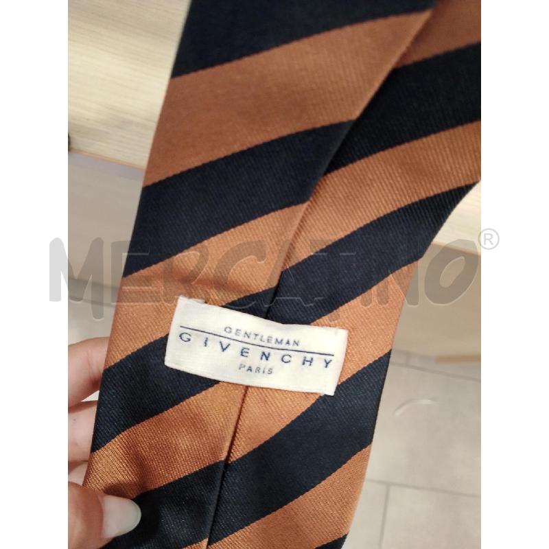CRAVATTA GIVENCHY STRISCE BLU MARRONI | Mercatino dell'Usato San giovanni teatino 2