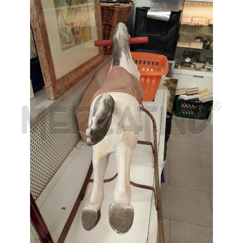 DONDOLO CAVALLO BIANCO BASE FERRO DA RESTAURARE  | Mercatino dell'Usato San giovanni teatino 3