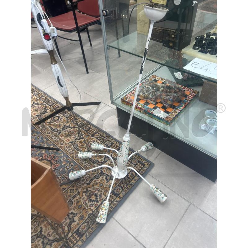 LAMPADARIO 6 LUCI BIANCO FIORI AZZURRI | Mercatino dell'Usato San giovanni teatino 2