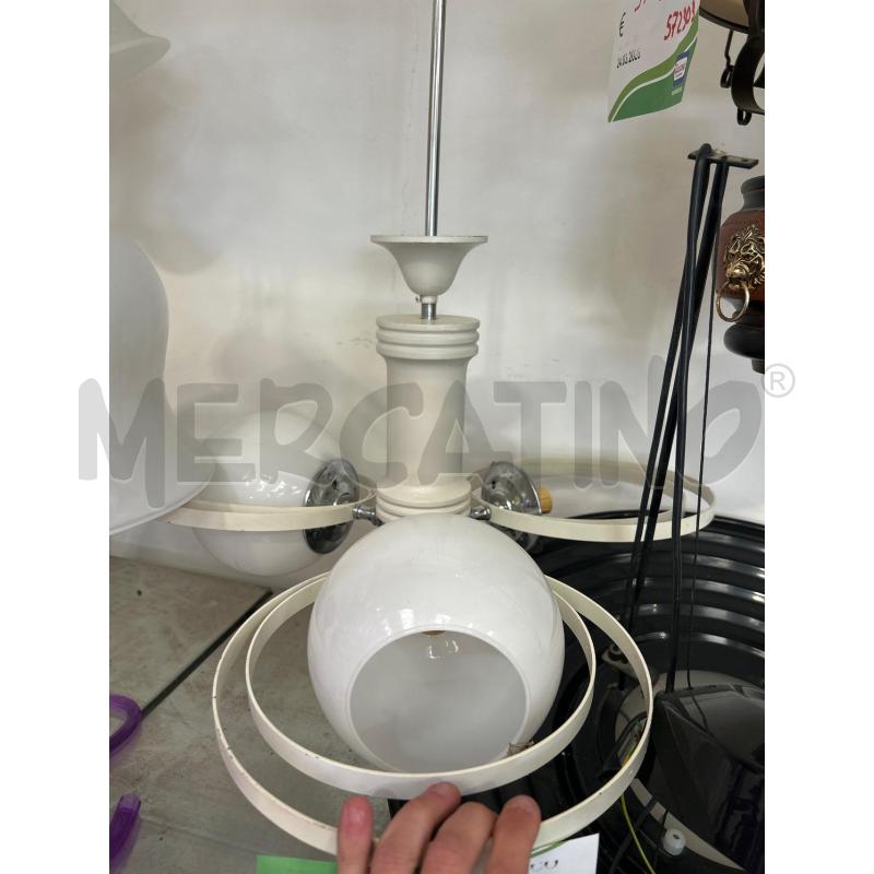 LAMPADARIO BIANCO METALLO | Mercatino dell'Usato San giovanni teatino 1