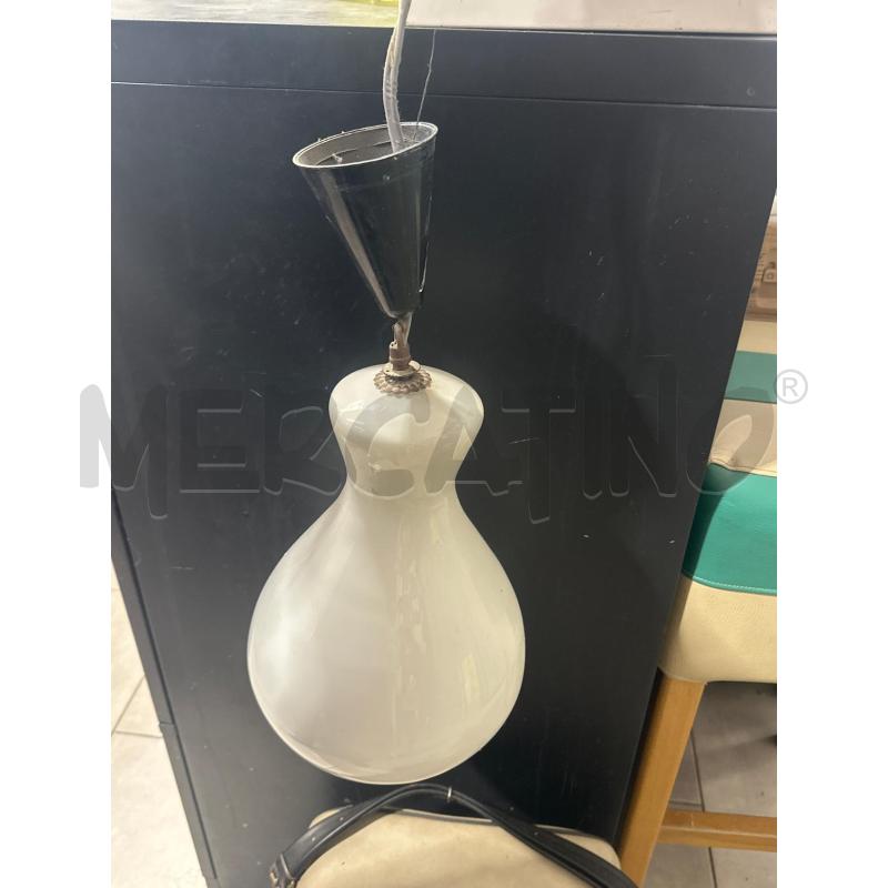 LAMPADARIO UNA LUCE VETRO BIANCO | Mercatino dell'Usato San giovanni teatino 1