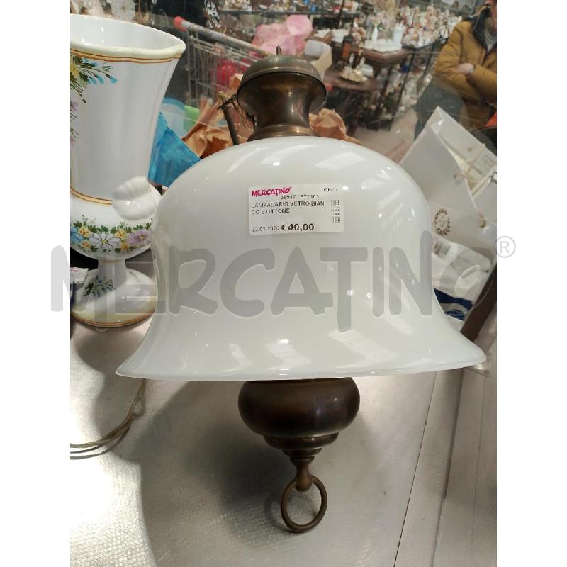 LAMPADARIO VETRO BIANCO E OTTONE | Mercatino dell'Usato San giovanni teatino 1