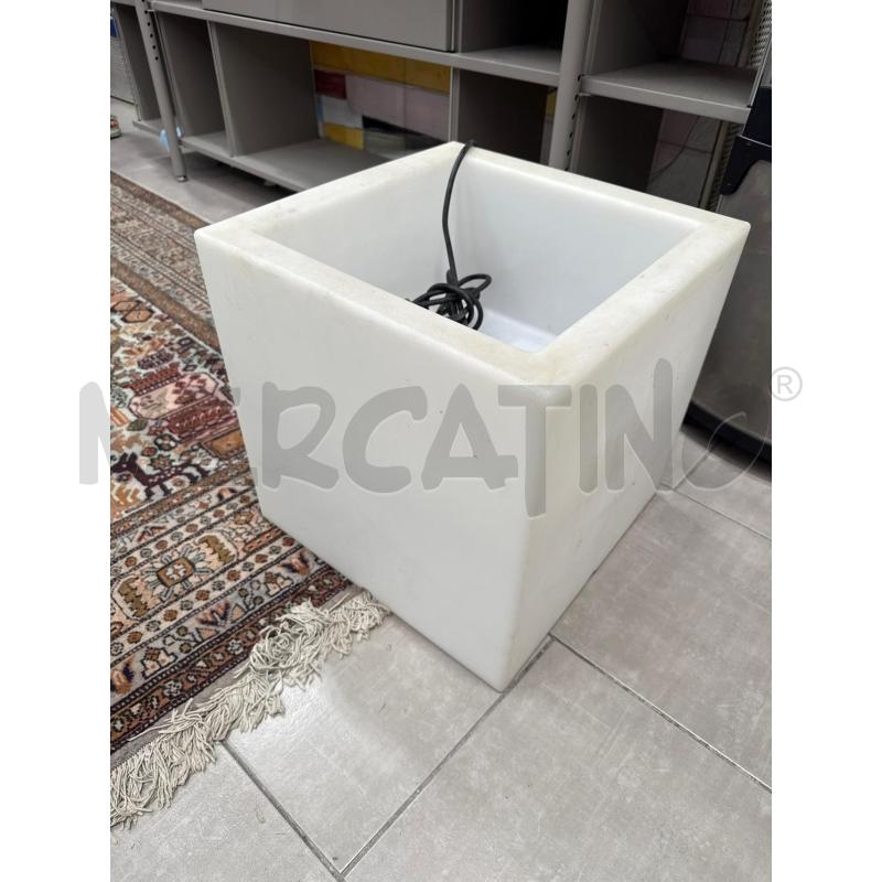 LAMPADA CUBO VASO BIANCO | Mercatino dell'Usato San giovanni teatino 1