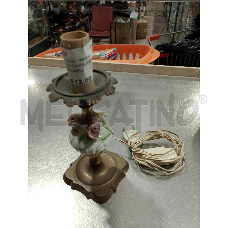 LAMPADA DA TAVOLO BASE OTTONE FIORELLINI CERAMICA | Mercatino dell'Usato San giovanni teatino 1