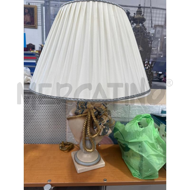 LAMPADA DA TAVOLO FIOCCO DORATO AZZURRO | Mercatino dell'Usato San giovanni teatino 2