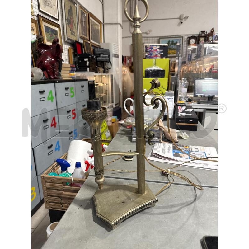 LAMPADA DA TAVOLO METALLO | Mercatino dell'Usato San giovanni teatino 1