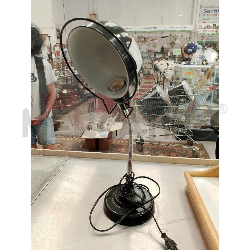 LAMPADA DA TAVOLO NERA | Mercatino dell'Usato San giovanni teatino 1