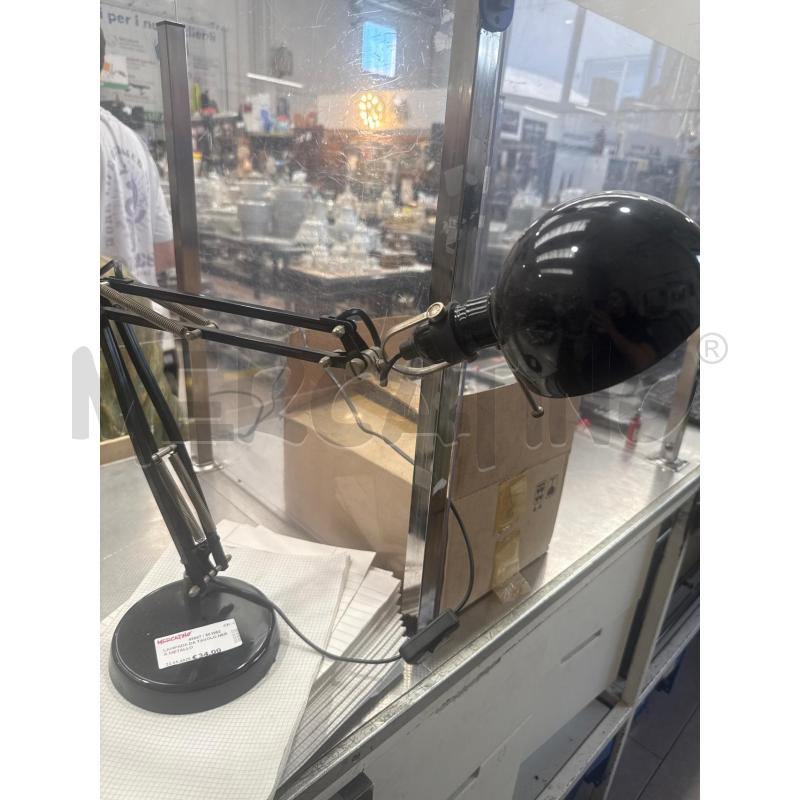 LAMPADA DA TAVOLO NERA METALLO | Mercatino dell'Usato San giovanni teatino 2