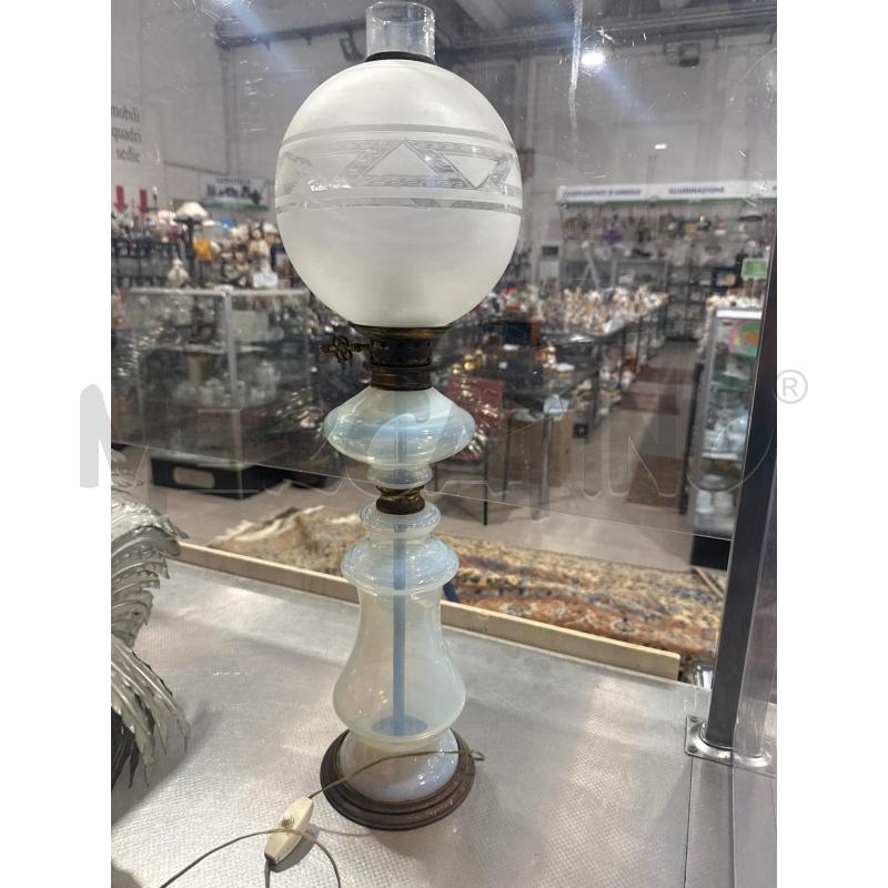 LAMPADA LUME VETRO BIANCA OTTONE | Mercatino dell'Usato San giovanni teatino 1