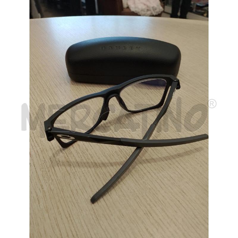 OCCHIALI UOMO OAKLEY GRADUATI | Mercatino dell'Usato San giovanni teatino 2