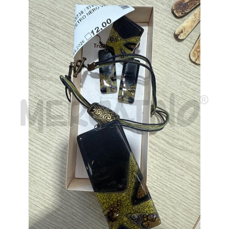 PARURE VETRO NERO VERDE | Mercatino dell'Usato San giovanni teatino 1