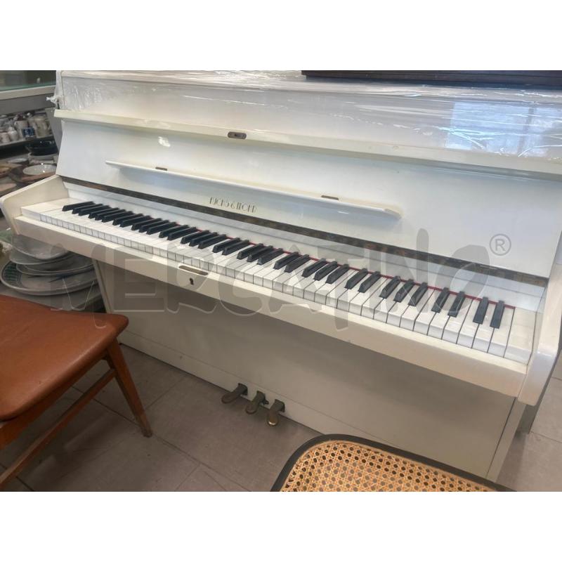 PIANOFORTE BIANCO FUCHS E MOHD VERTICALE | Mercatino dell'Usato San giovanni teatino 2