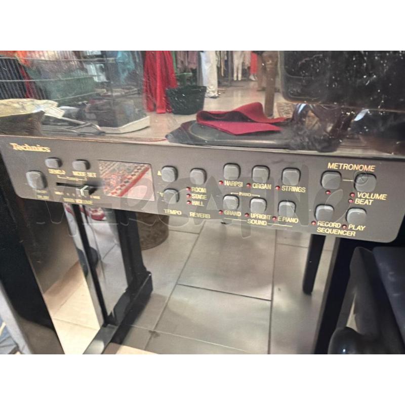 PIANOFORTE VERTICALE PLEYEL CON SILENZIATORE TECHNICS | Mercatino dell'Usato San giovanni teatino 2