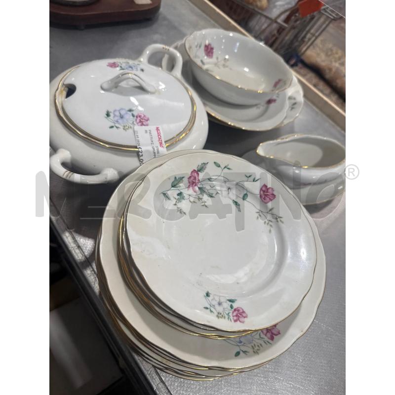 PIATTI PZ. GRUPPO FIORI | Mercatino dell'Usato San giovanni teatino 1