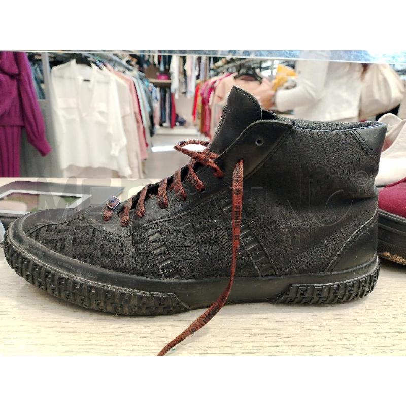 SCARPE DONNA FENDI NERE LACCI MARRONI | Mercatino dell'Usato San giovanni teatino 1