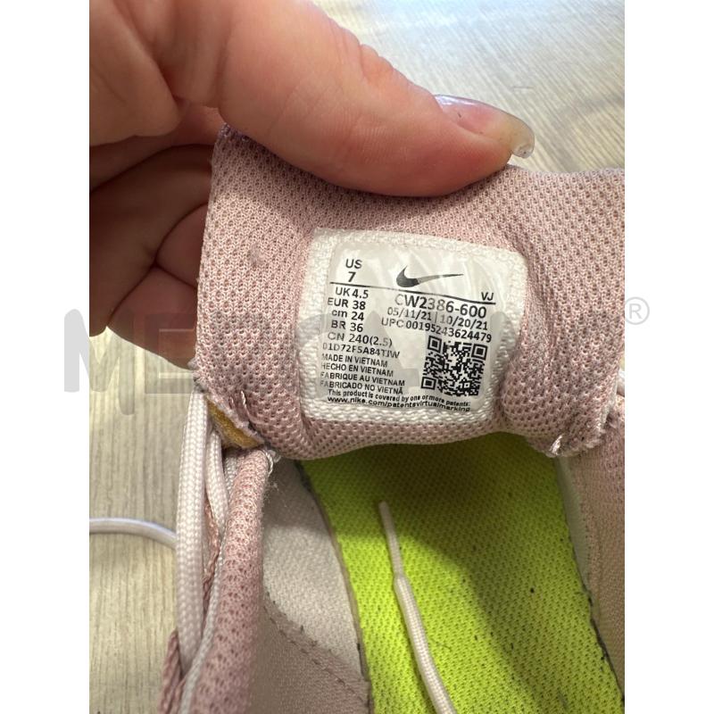 SCARPE DONNA NIKE BIANCHE ROSA ROSSE | Mercatino dell'Usato San giovanni teatino 2