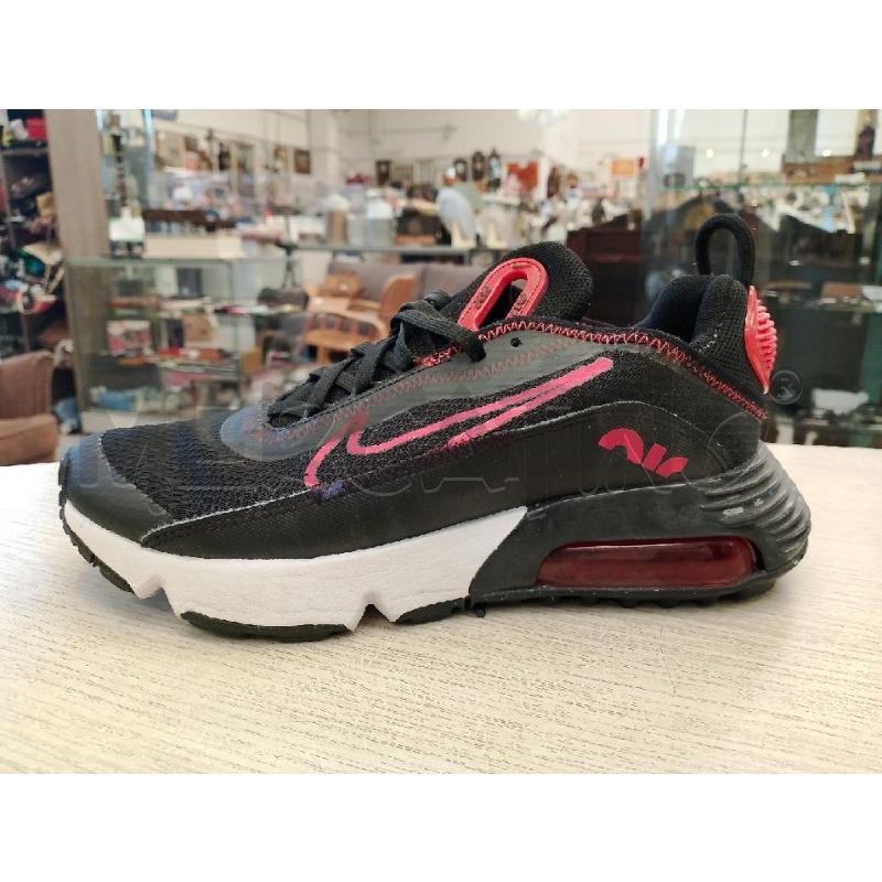 SCARPE DONNA NIKE ROSSE NERE N 38 | Mercatino dell'Usato San giovanni teatino 1