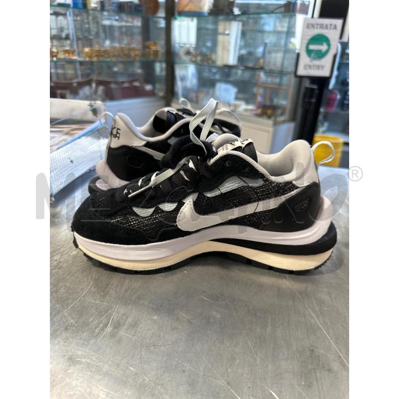 SCARPE DONNA NIKE SACAI NERE  | Mercatino dell'Usato San giovanni teatino 4
