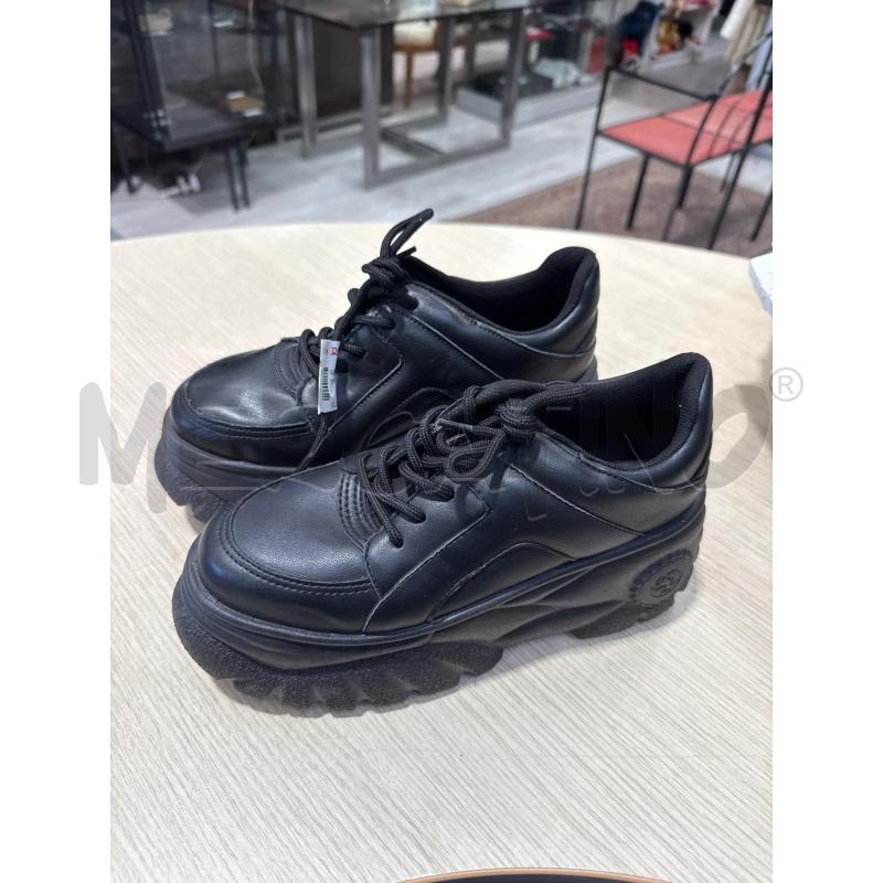 SCARPE DONNA URBAN OUTFITTERS NERE  | Mercatino dell'Usato San giovanni teatino 1