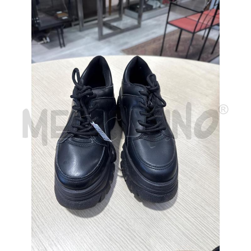 SCARPE DONNA URBAN OUTFITTERS NERE  | Mercatino dell'Usato San giovanni teatino 2