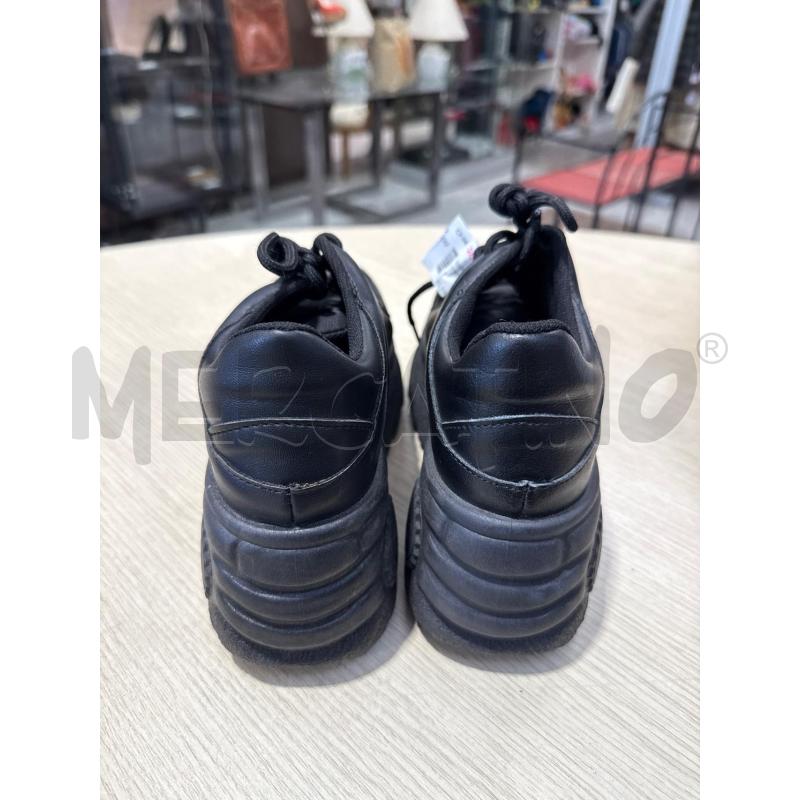 SCARPE DONNA URBAN OUTFITTERS NERE  | Mercatino dell'Usato San giovanni teatino 3