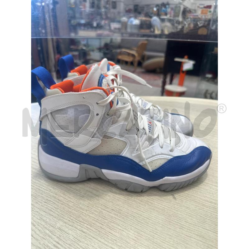 SCARPE UOMO JORDAN BIANCHE AZZURRE ARANCIONI | Mercatino dell'Usato San giovanni teatino 1