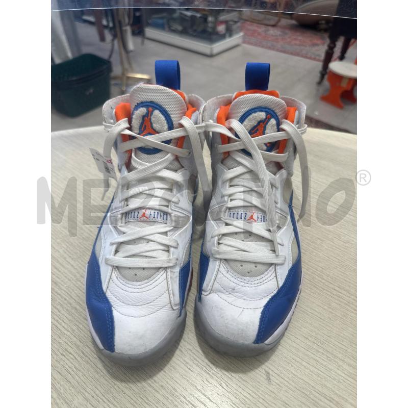 SCARPE UOMO JORDAN BIANCHE AZZURRE ARANCIONI | Mercatino dell'Usato San giovanni teatino 2