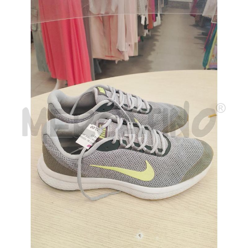 SCARPE UOMO NIKE GRIGIO LOGO GIALLO | Mercatino dell'Usato San giovanni teatino 1
