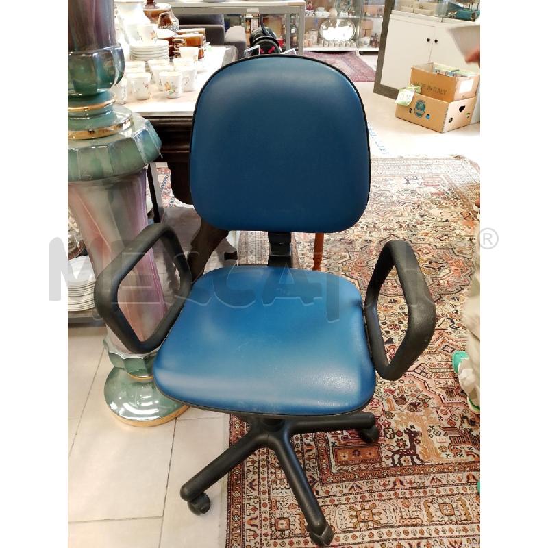 SEDIA BLU ROTELLE | Mercatino dell'Usato San giovanni teatino 1