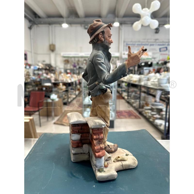STATUETTA CAPO DI MONTE UOMO CON SIGARO | Mercatino dell'Usato San giovanni teatino 2