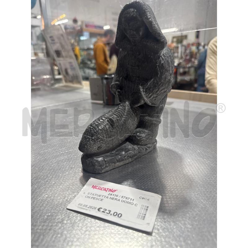 STATUETTA NERA UOMO CON PESCE  | Mercatino dell'Usato San giovanni teatino 1
