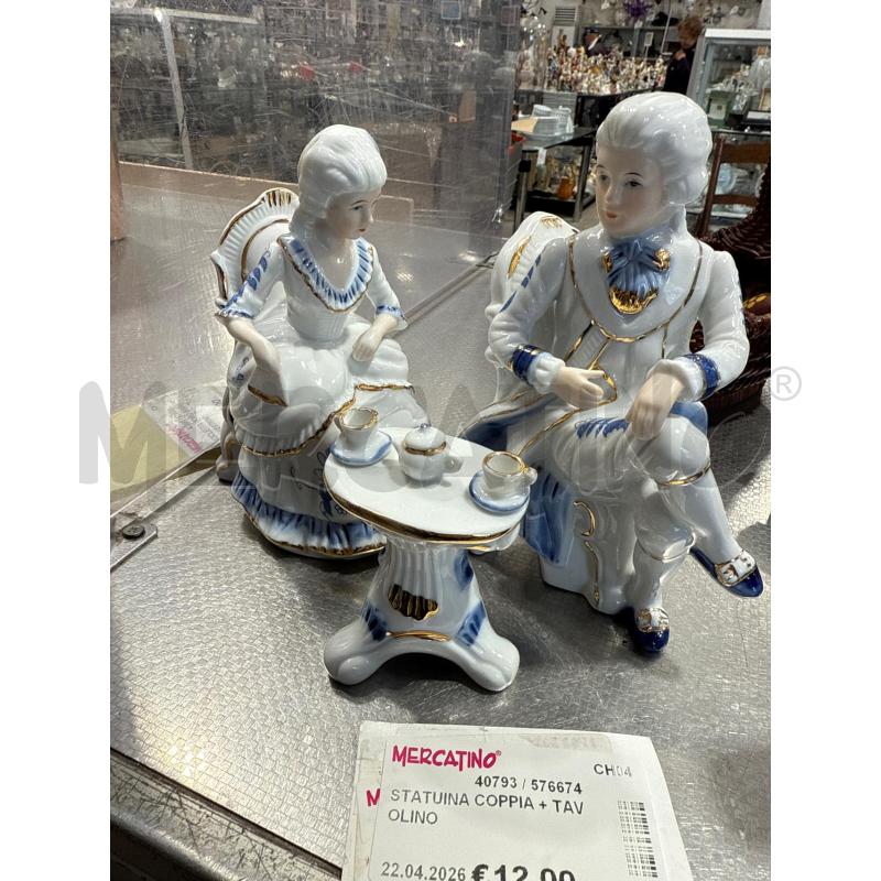 STATUINA COPPIA + TAVOLINO | Mercatino dell'Usato San giovanni teatino 1