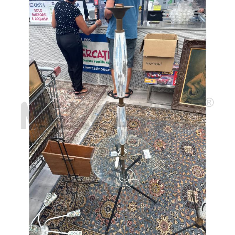 TAVOLINO + LAMPADA DA TAVOLO CERAMICA BIANCA AZZURRA | Mercatino dell'Usato San giovanni teatino 2