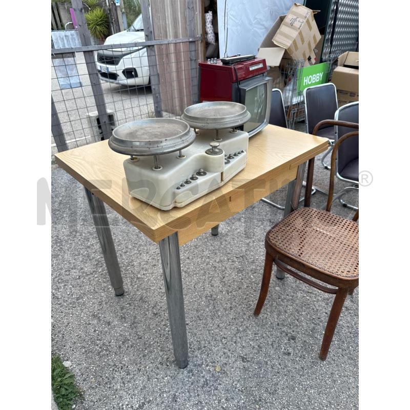 TAVOLO LEGNO PIEDI METALLO | Mercatino dell'Usato San giovanni teatino 1